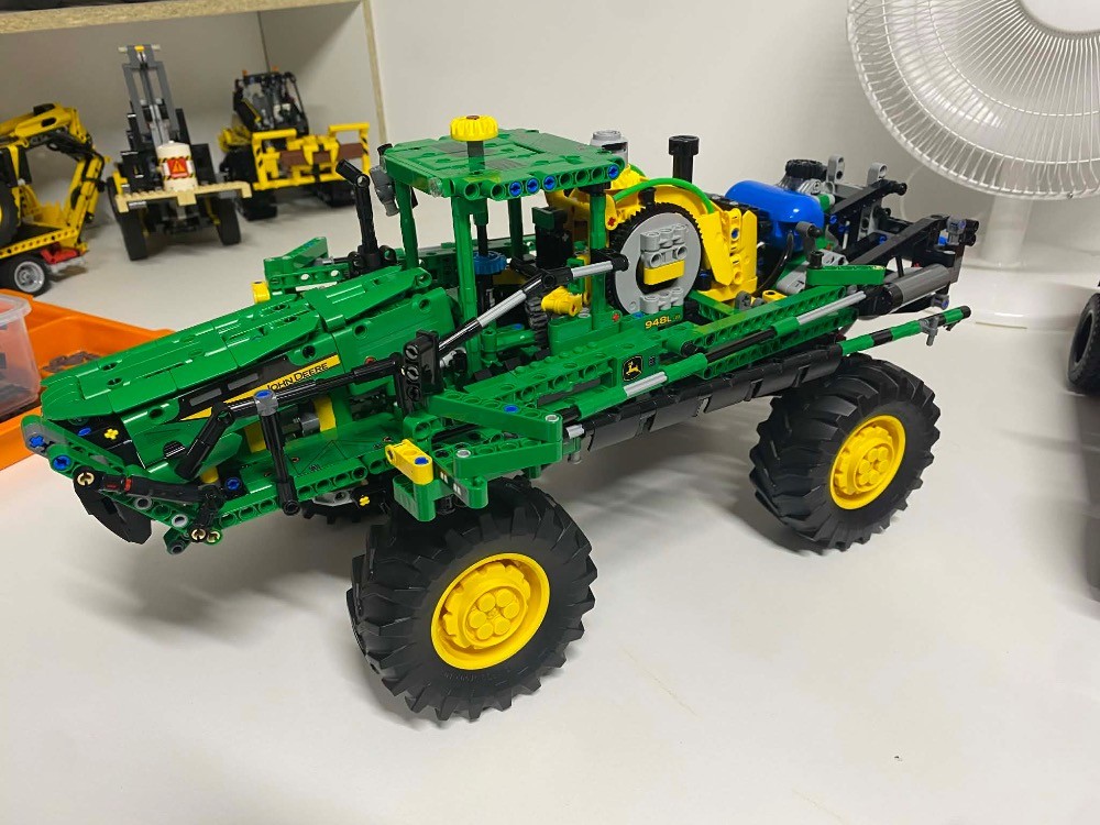 LEGO MOC-175132 42157 John Deere 4940 Sprayer by lars_4444 ...
