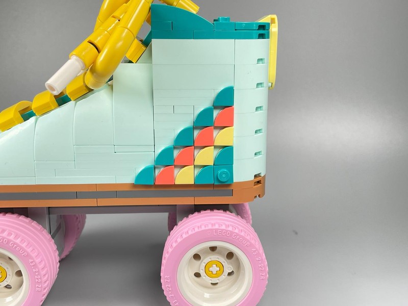 Review: 31148-1 - Retro Roller Skate | Rebrickable - Build with LEGO