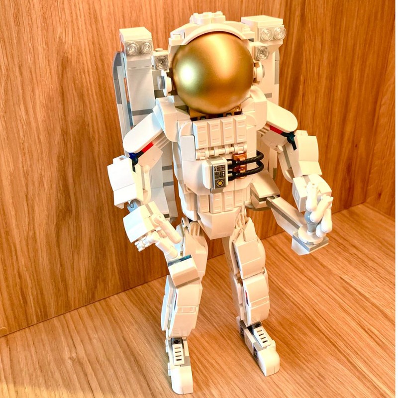 Review: 31152-1 - 3-in-1 Space Astronaut | Rebrickable - Build
