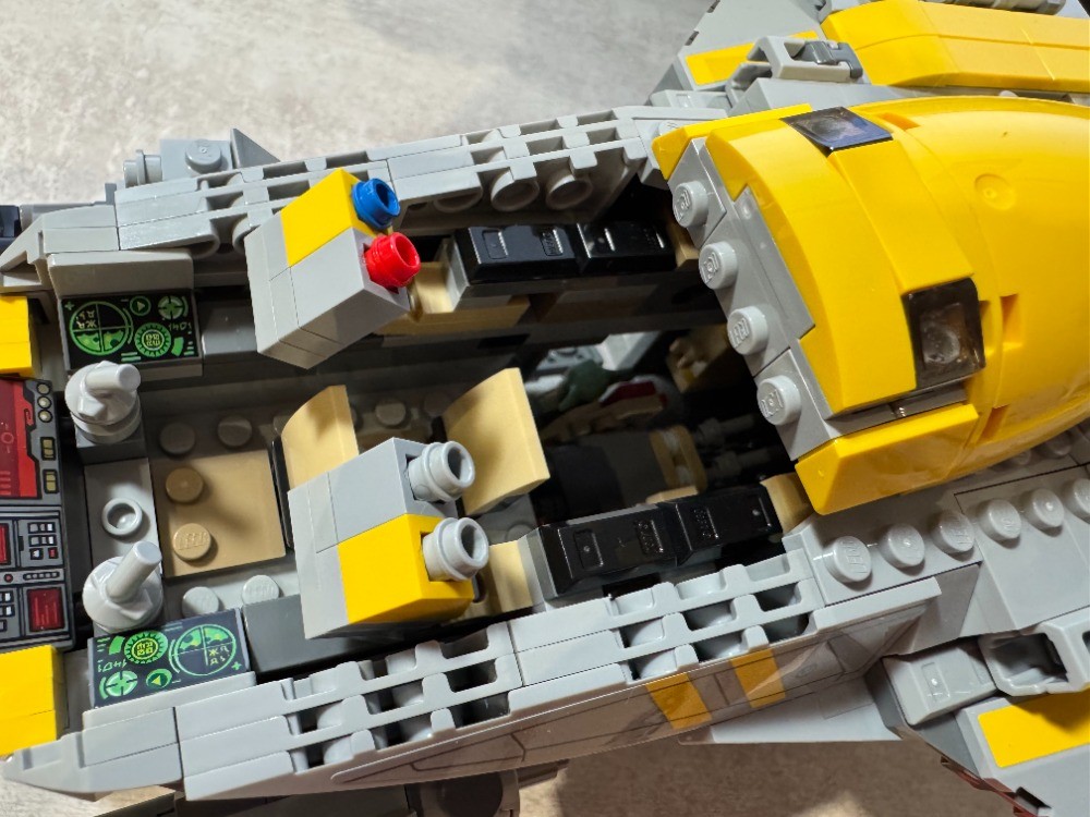 LEGO MOC-260402 Razor Crest MOD 2026 by Quarries Workshop | Rebrickable ...