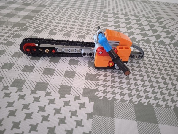 LEGO MOC-181757 mini chainsaw by Agrimatte97 | Rebrickable - Build with ...
