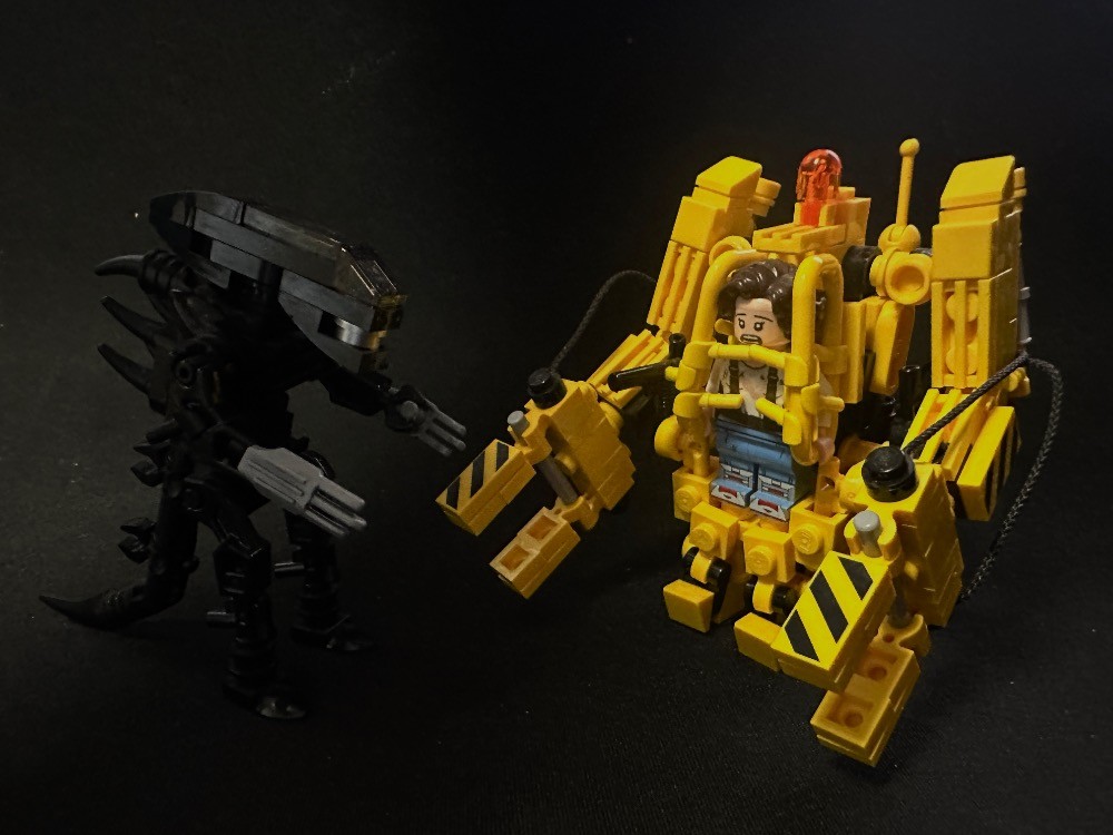 LEGO MOC-253045 P–5000 Powered Work Loader and Xenomorph XX121 Drone ...