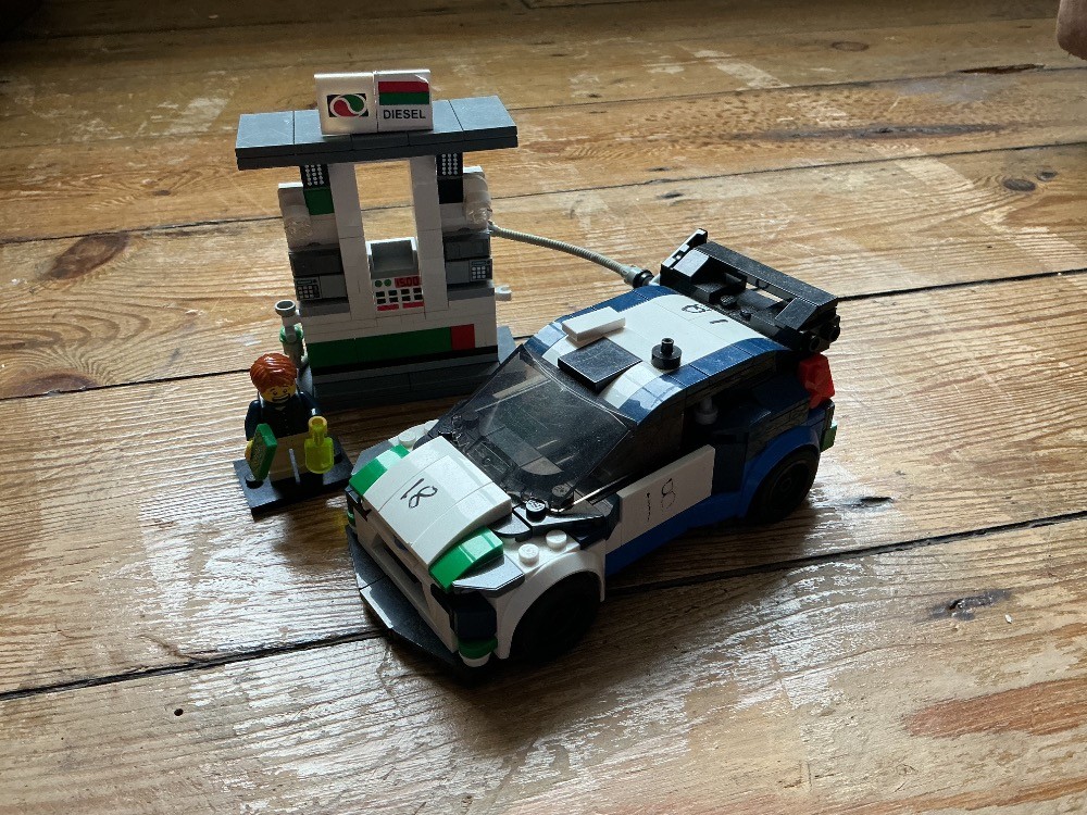 LEGO MOC-159222 Shell Petrol Pump by toms8wides | Rebrickable - Build ...