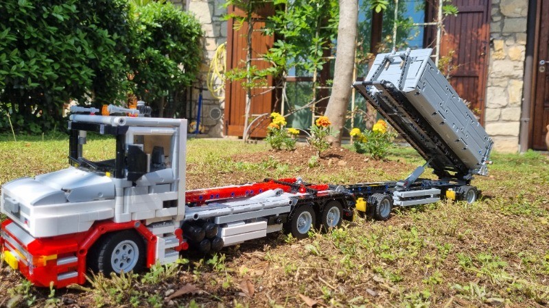 LEGO MOC-146108 Tipping trailer for containers by OldOlneyLego ...