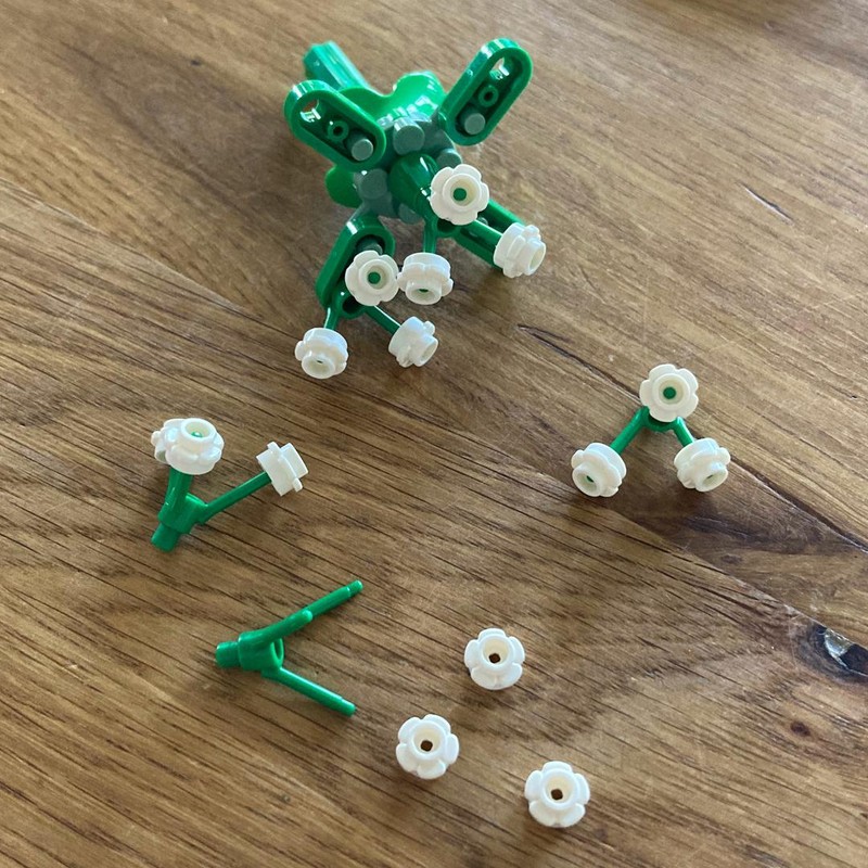 Review: 10313 - Wildflower Bouquet | Rebrickable - Build with LEGO