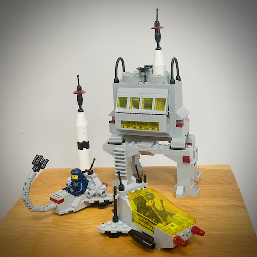 LEGO MOC-150879 Classic Space Reimagined: Alien Moon Stalker 6940