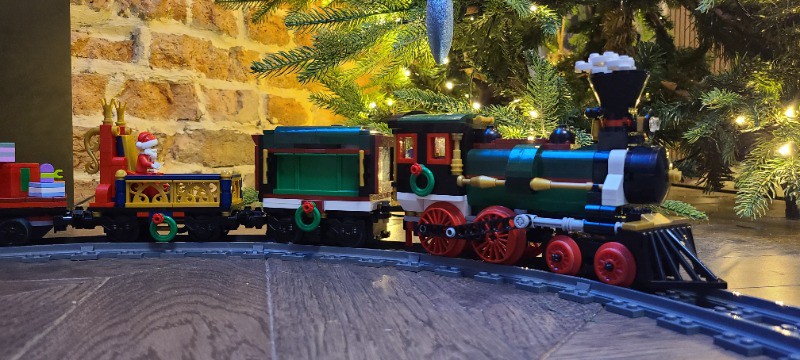 LEGO MOC Motorized and Improved Christmas Train by seejay | Rebrickable ...