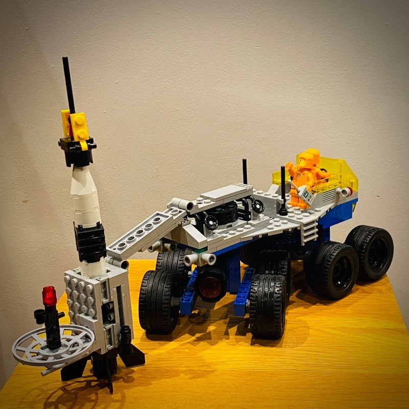 LEGO MOC-206109 Classic Space Reimagined: Mobile Rocket Transport 6950 ...