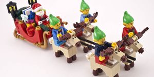 LEGO Set 10245-1 Santa's Workshop (2014 Seasonal > Christmas