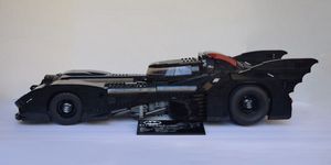  LEGO DC Batman 1989 Batmobile 76139 Building Kit