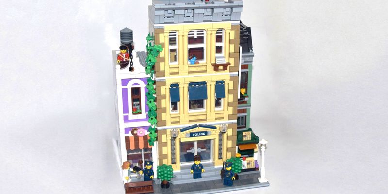 Review: 10278-1 - Police Station | - Build with LEGO