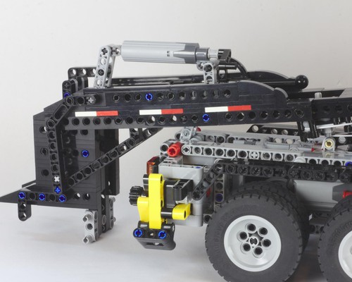 LEGO MOC 1:17 scale Lowboy trailer in black by motomatt | Rebrickable ...