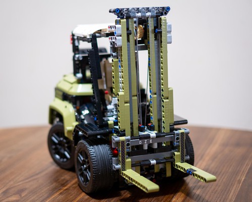 LEGO MOC Forklift: 42110 B-Model By Pattspatt | Rebrickable - Build ...